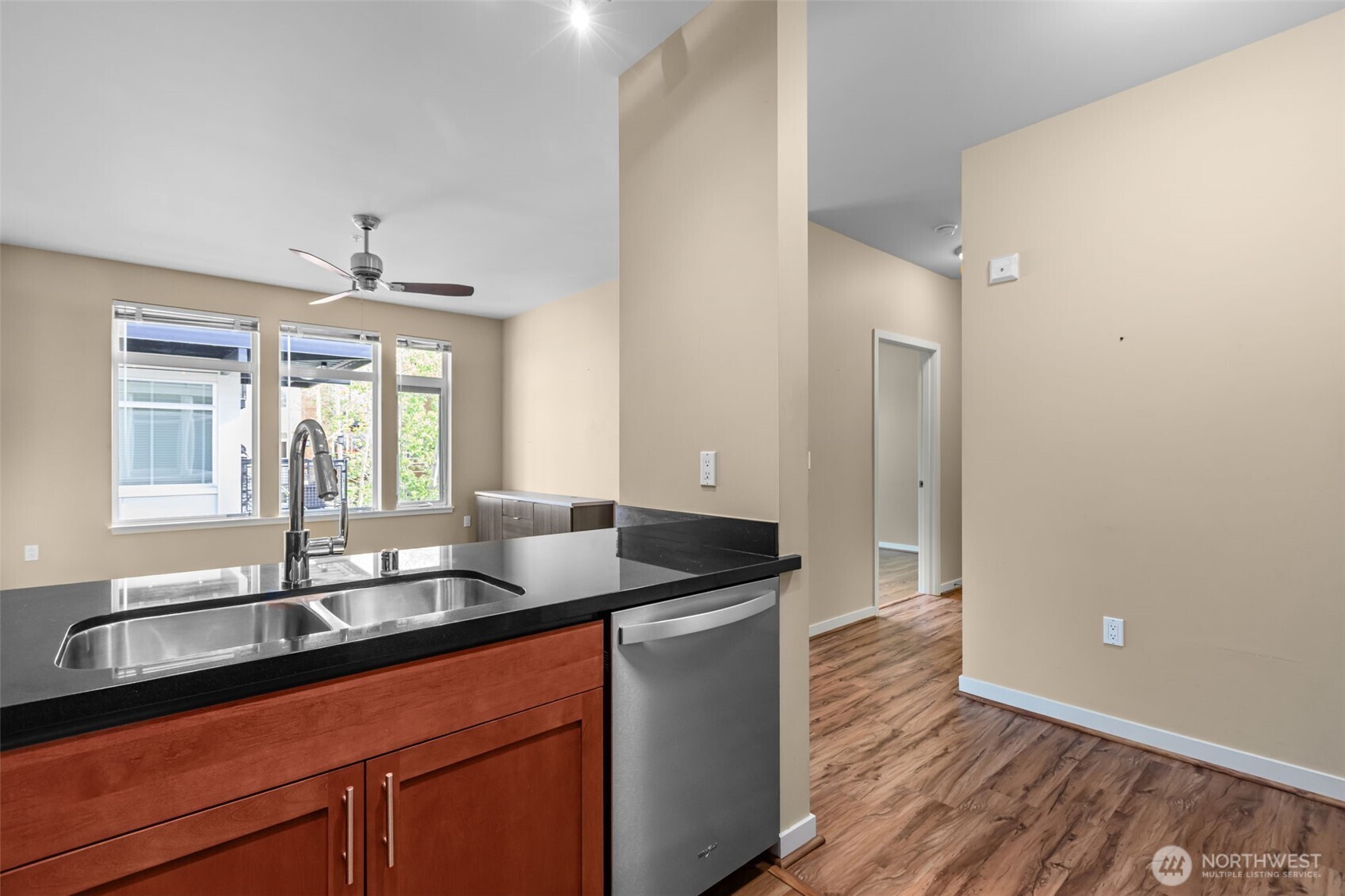 15100 6th Avenue SW #518, Burien, WA 98166