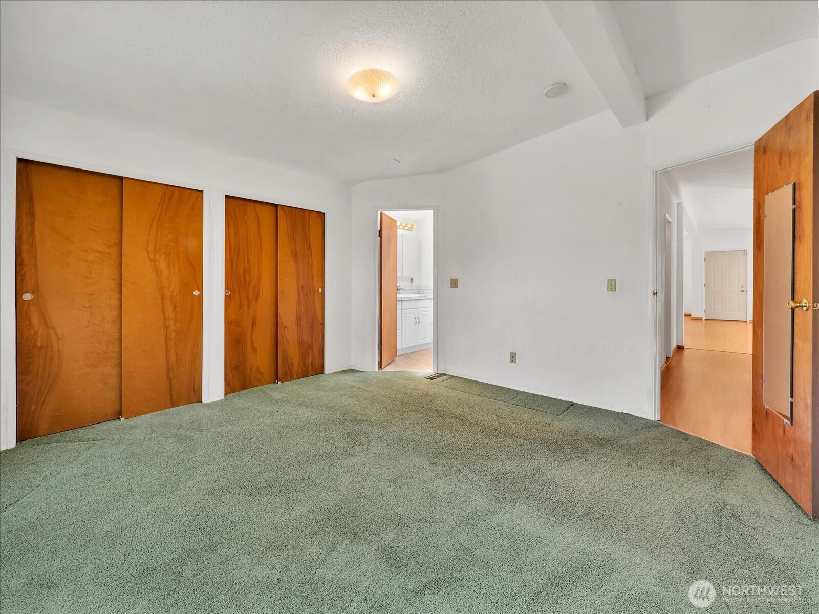 17235 119th Avenue NE, Bothell, WA 98011