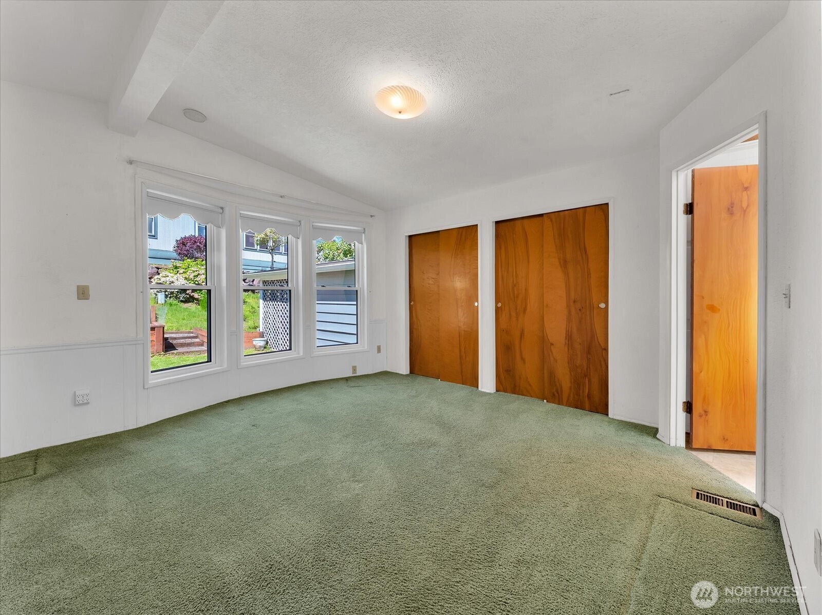 17235 119th Avenue NE, Bothell, WA 98011