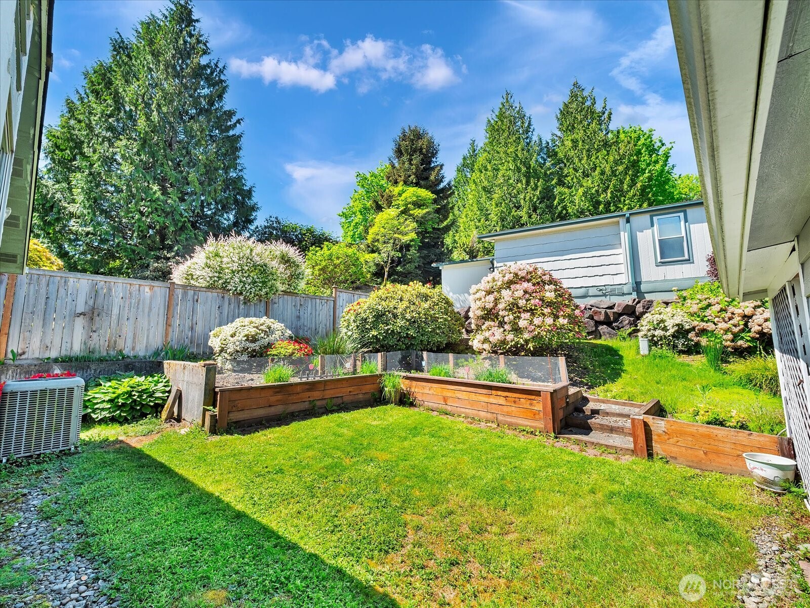 17235 119th Avenue NE, Bothell, WA 98011