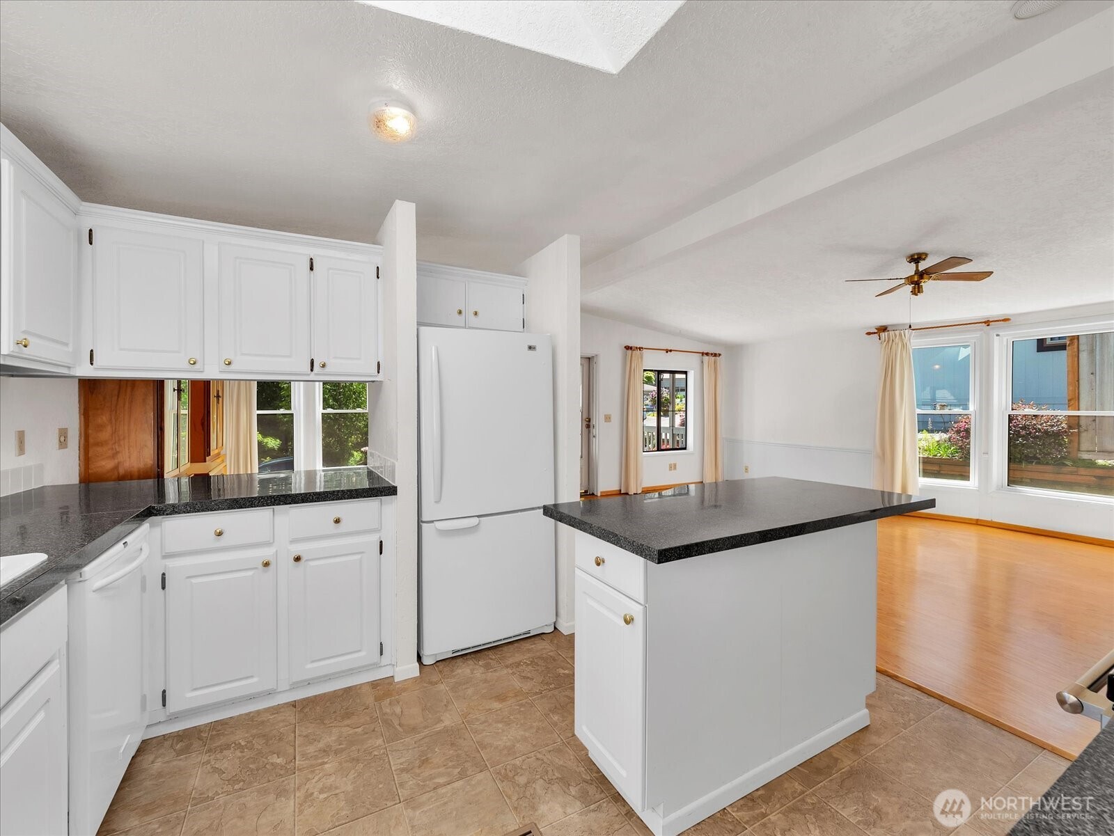 17235 119th Avenue NE, Bothell, WA 98011