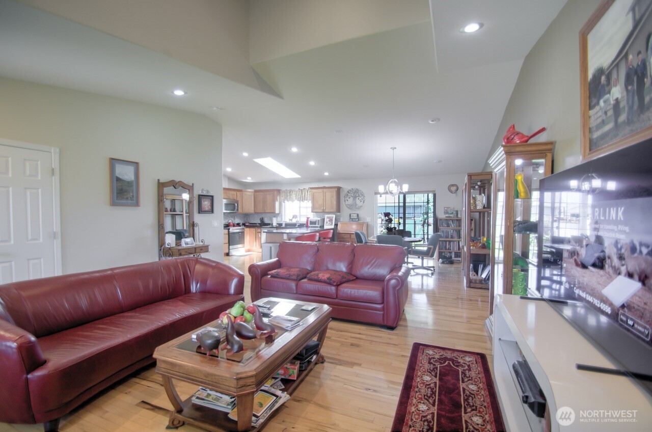 230 Meadow Loop , Montesano, WA 98563