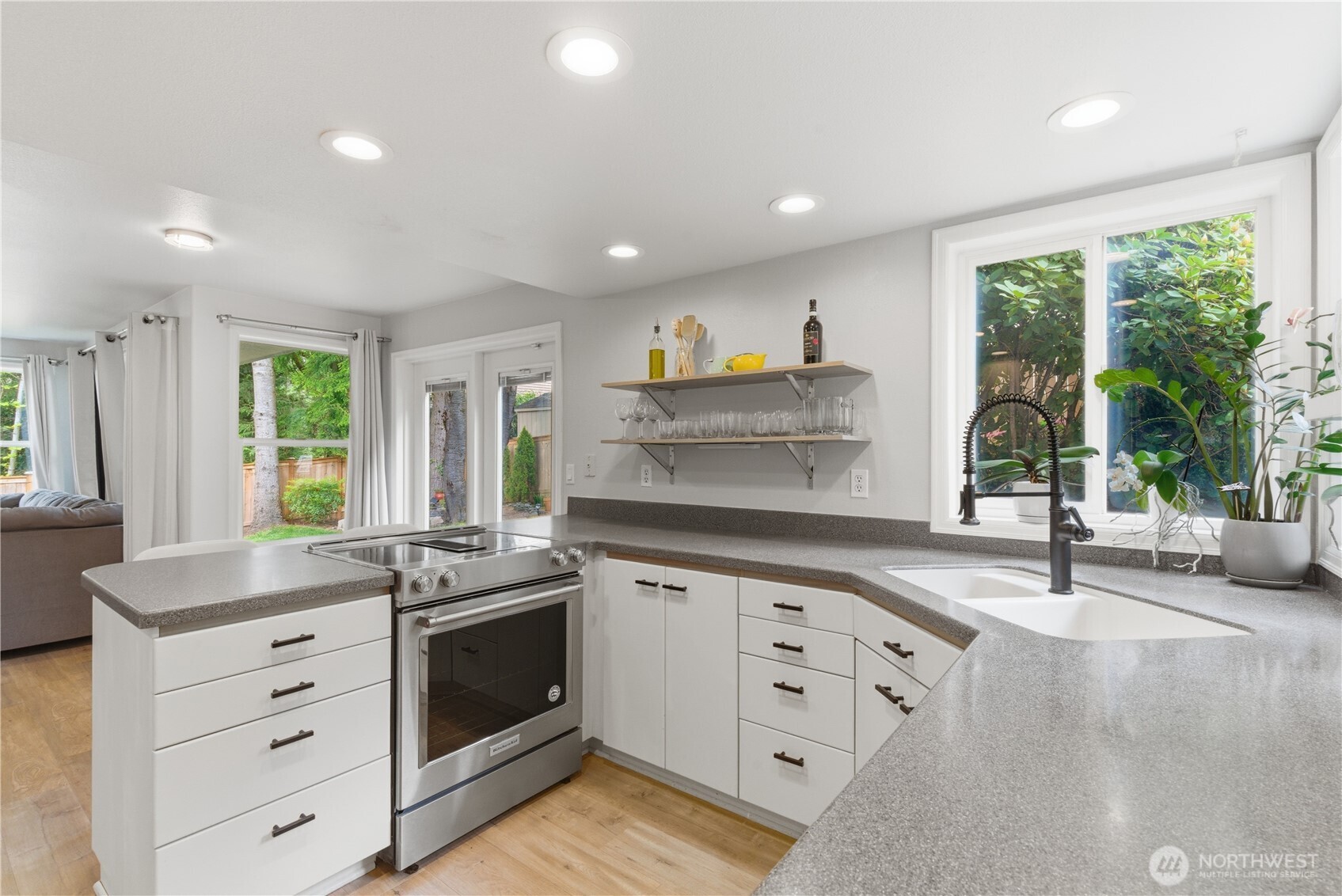 209 Casey Court , Steilacoom, WA 98388