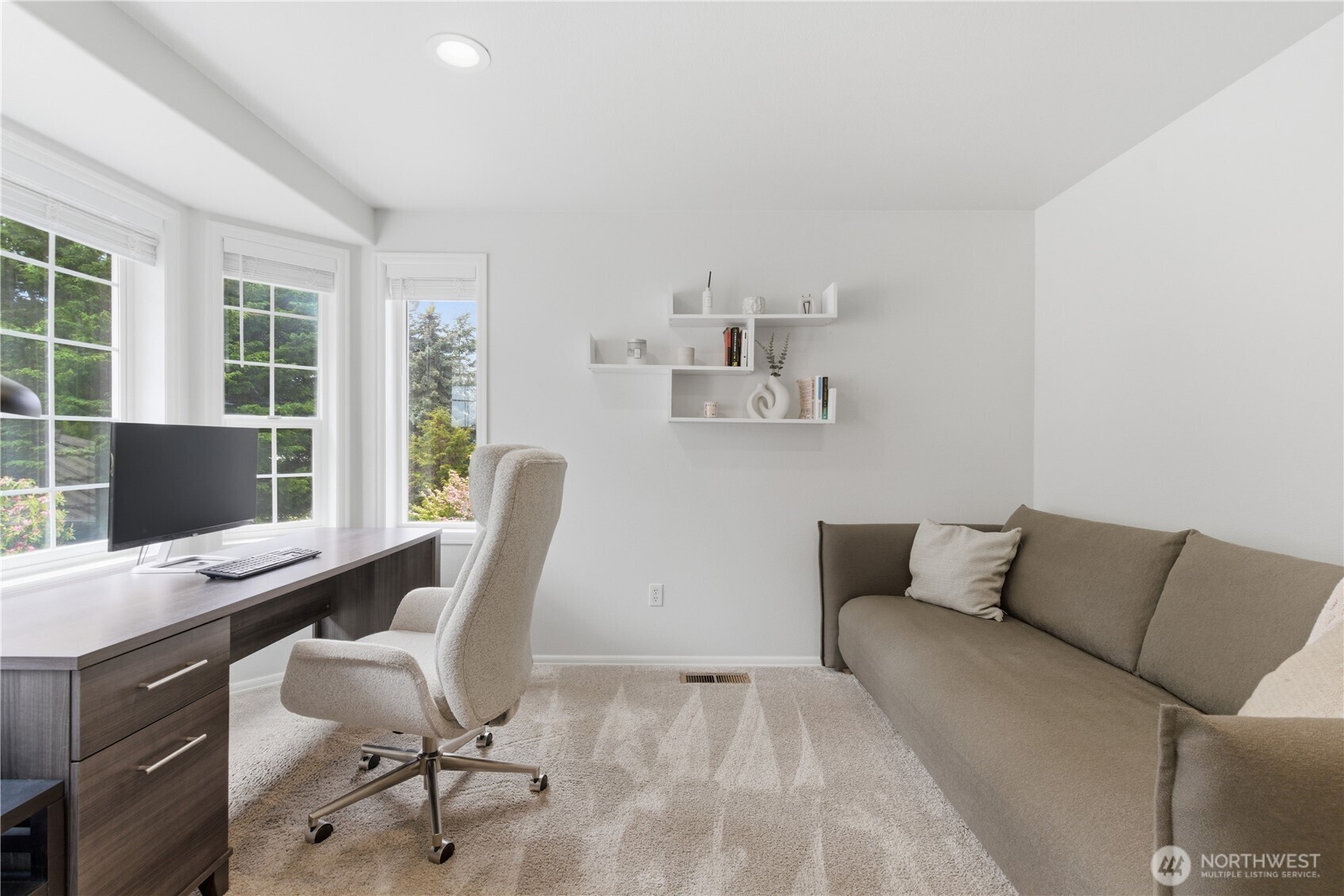 209 Casey Court , Steilacoom, WA 98388