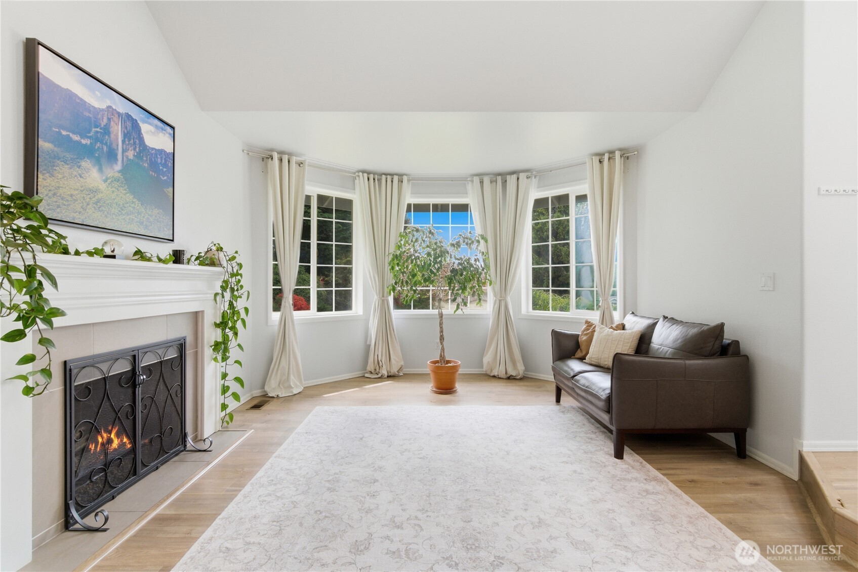 209 Casey Court , Steilacoom, WA 98388