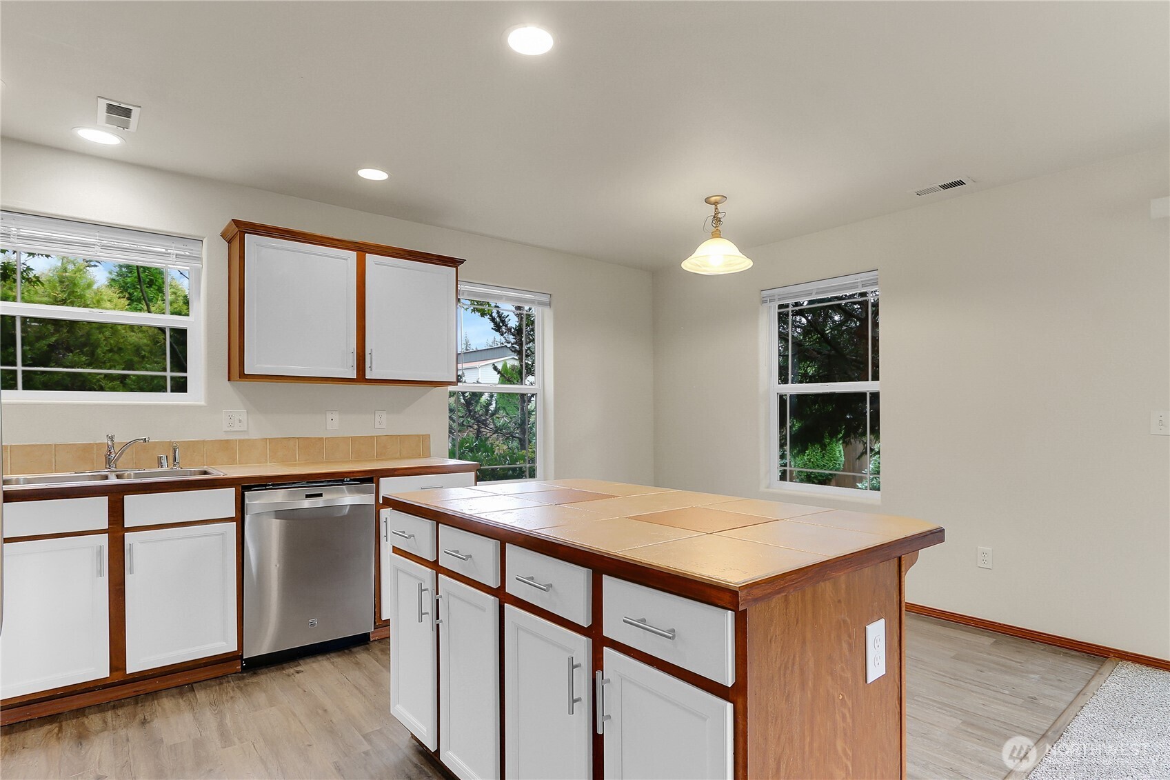 119 N Indiana Avenue , Granite Falls, WA 98252
