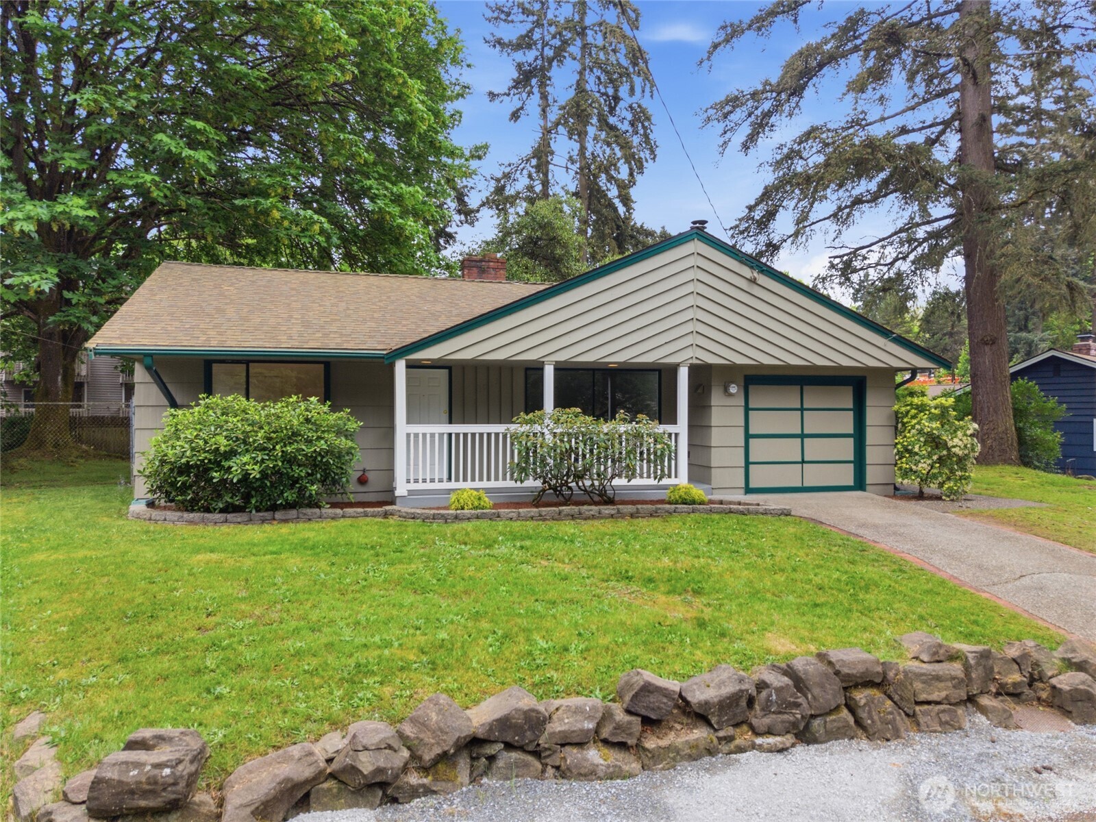 1013 NE 126th Street , Seattle, WA 98125
