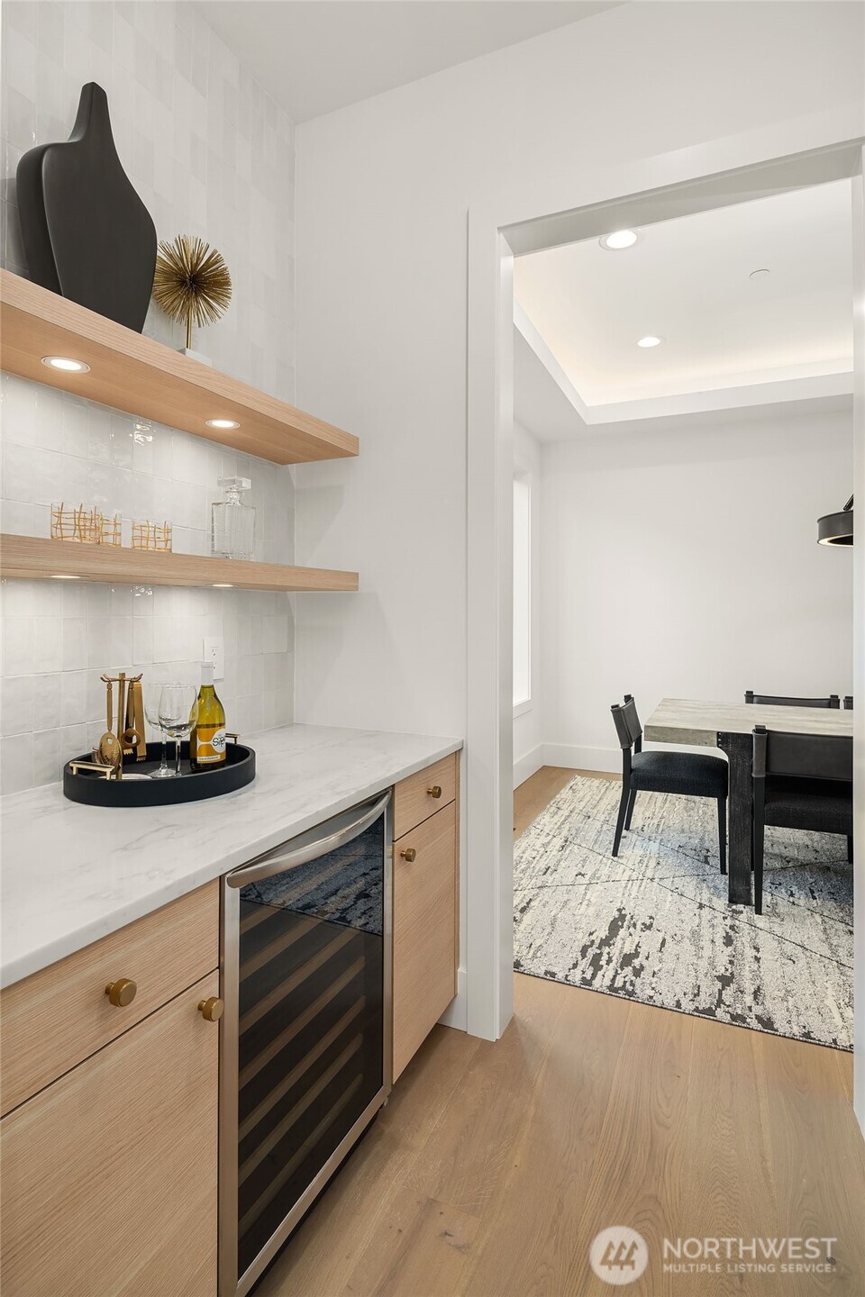 16026 Main Street , Bellevue, WA 98008