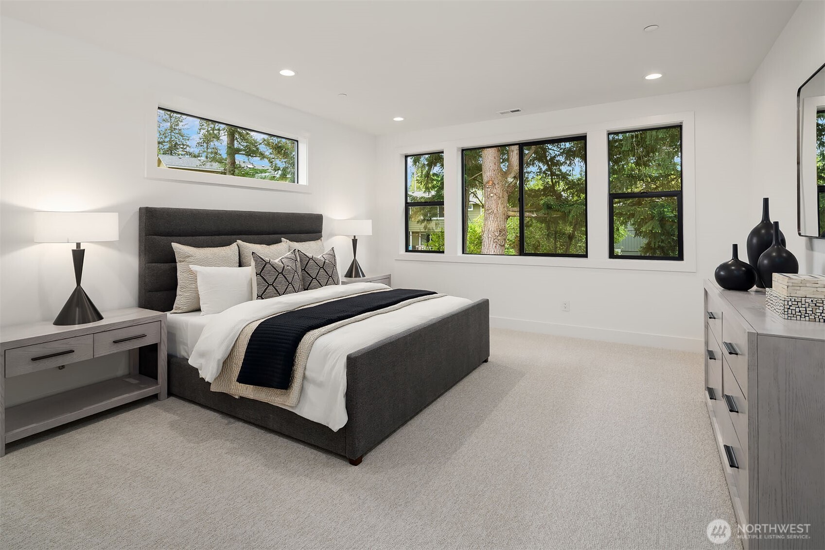 16026 Main Street , Bellevue, WA 98008