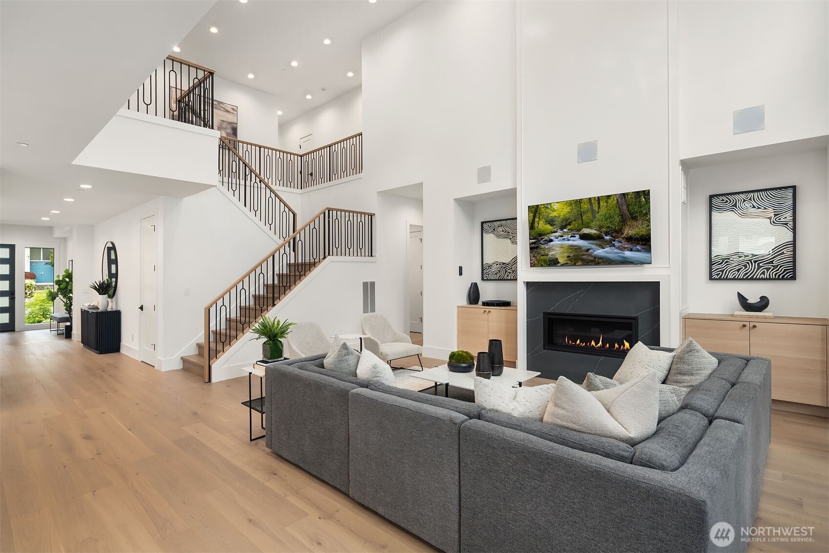 16026 Main Street , Bellevue, WA 98008