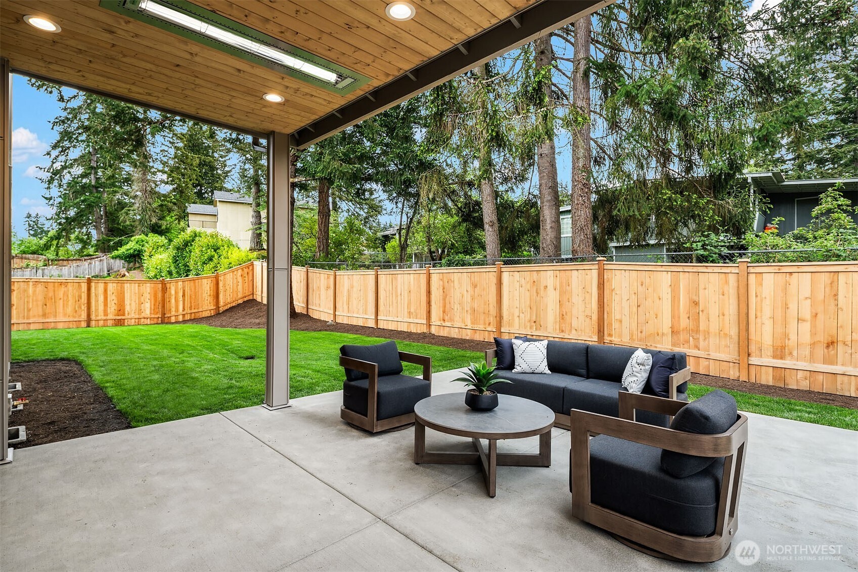 16026 Main Street , Bellevue, WA 98008
