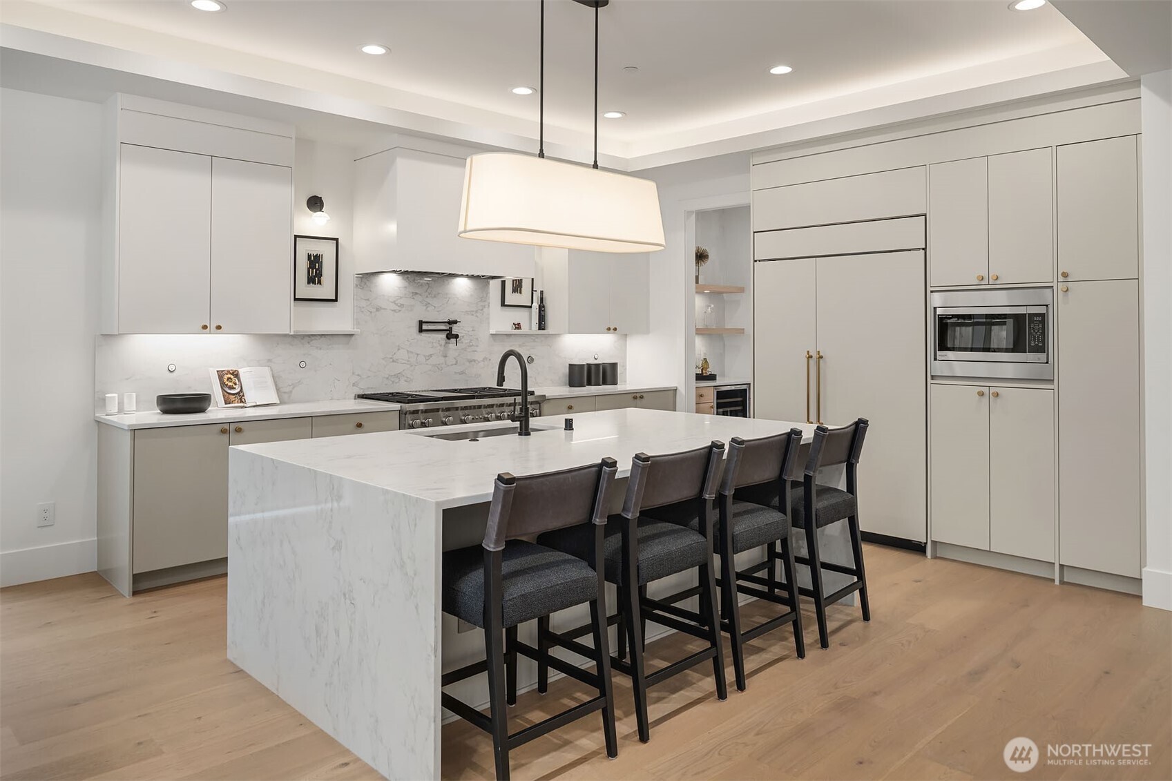 16026 Main Street , Bellevue, WA 98008