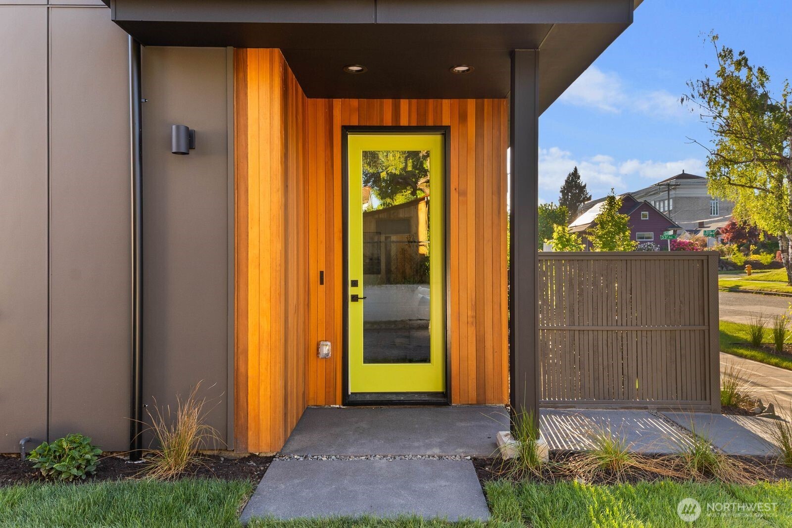 3307 S Hanford Street , Seattle, WA 98144