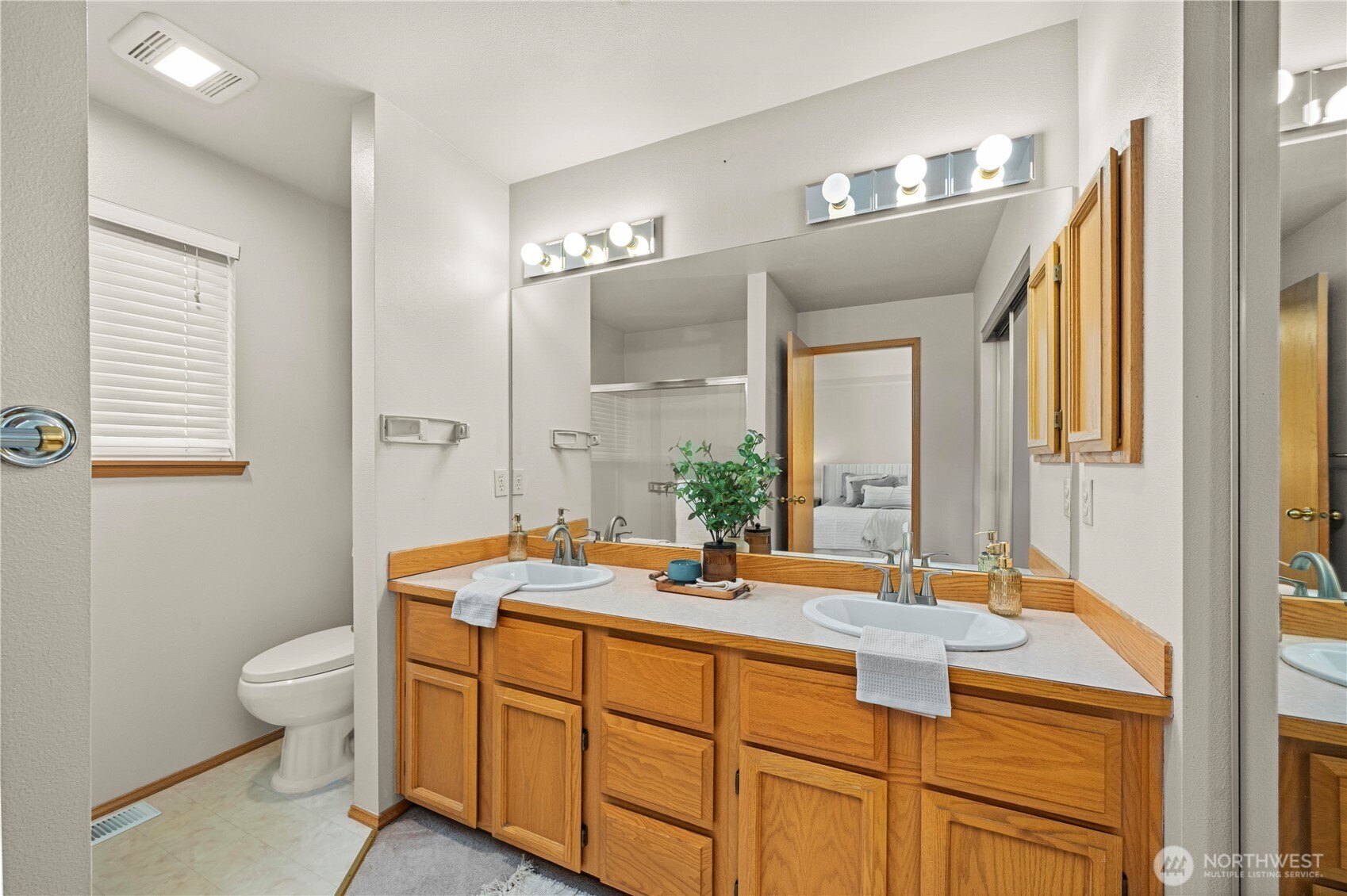 826 SW 347th Court , Federal Way, WA 98023