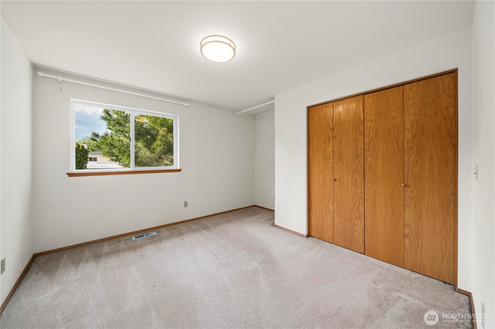 826 SW 347th Court , Federal Way, WA 98023