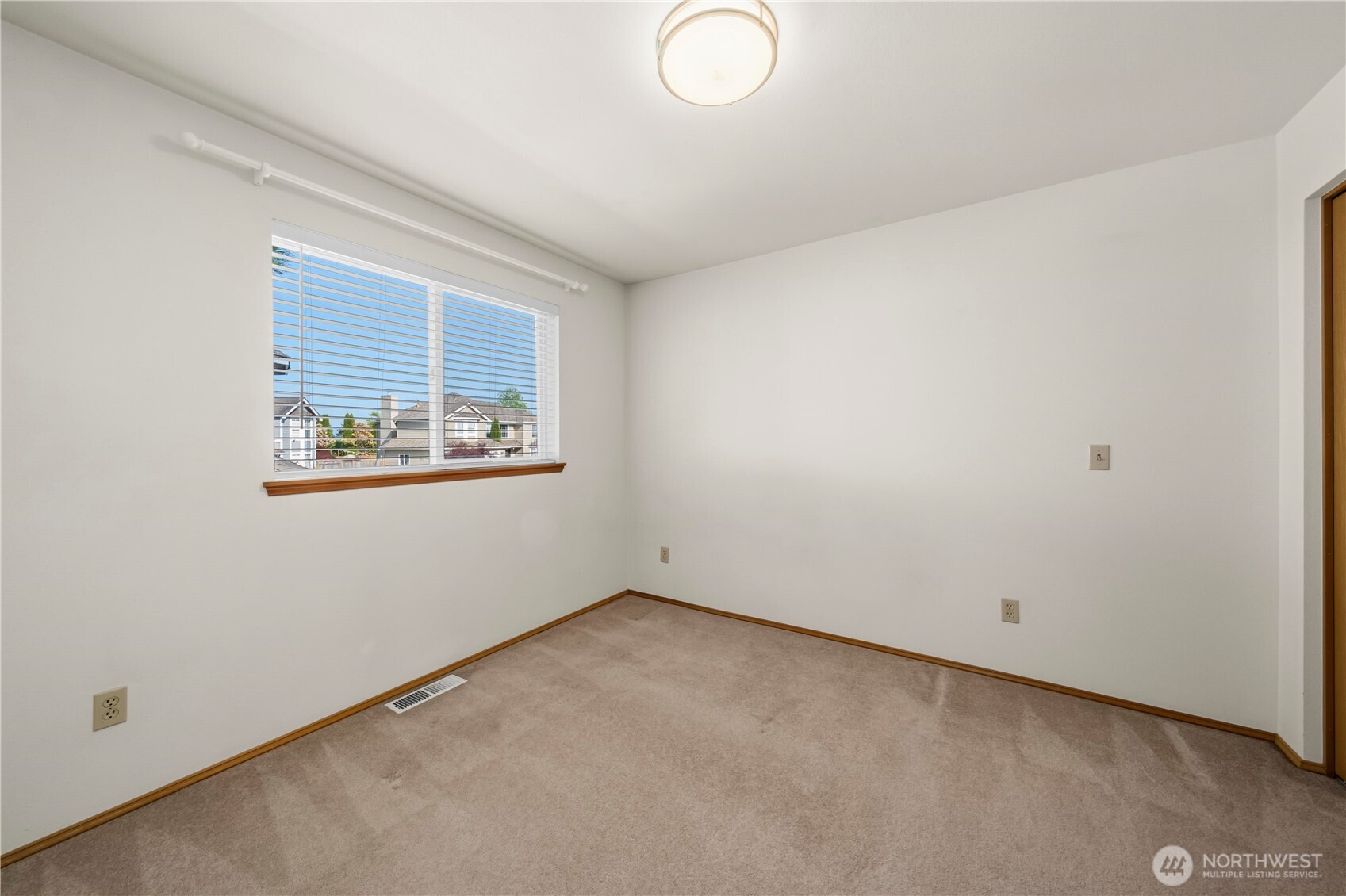 826 SW 347th Court , Federal Way, WA 98023