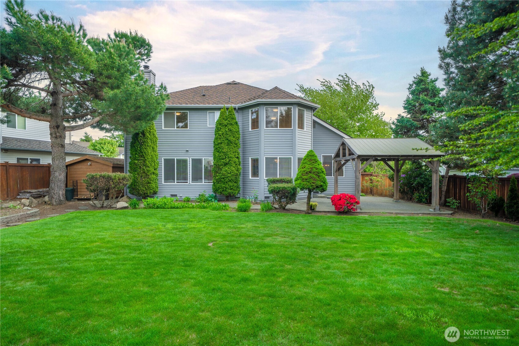826 SW 347th Court , Federal Way, WA 98023