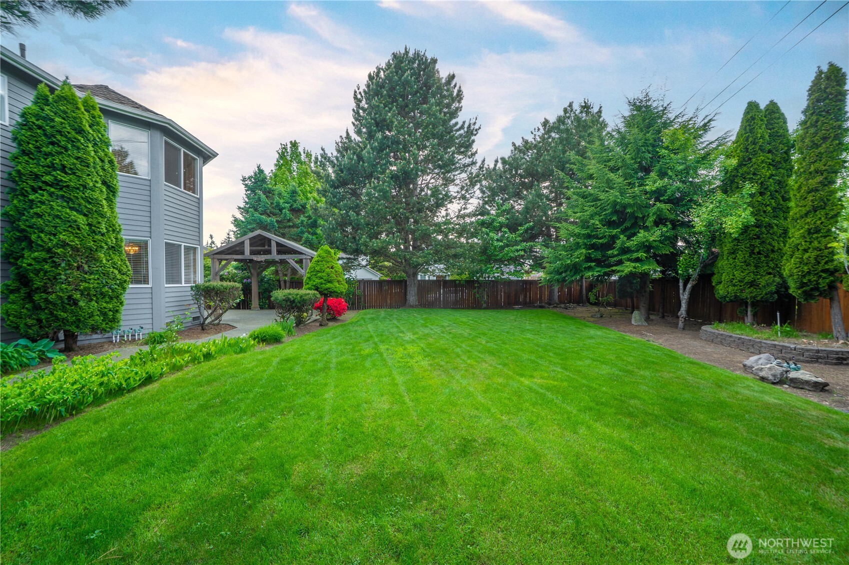 826 SW 347th Court , Federal Way, WA 98023