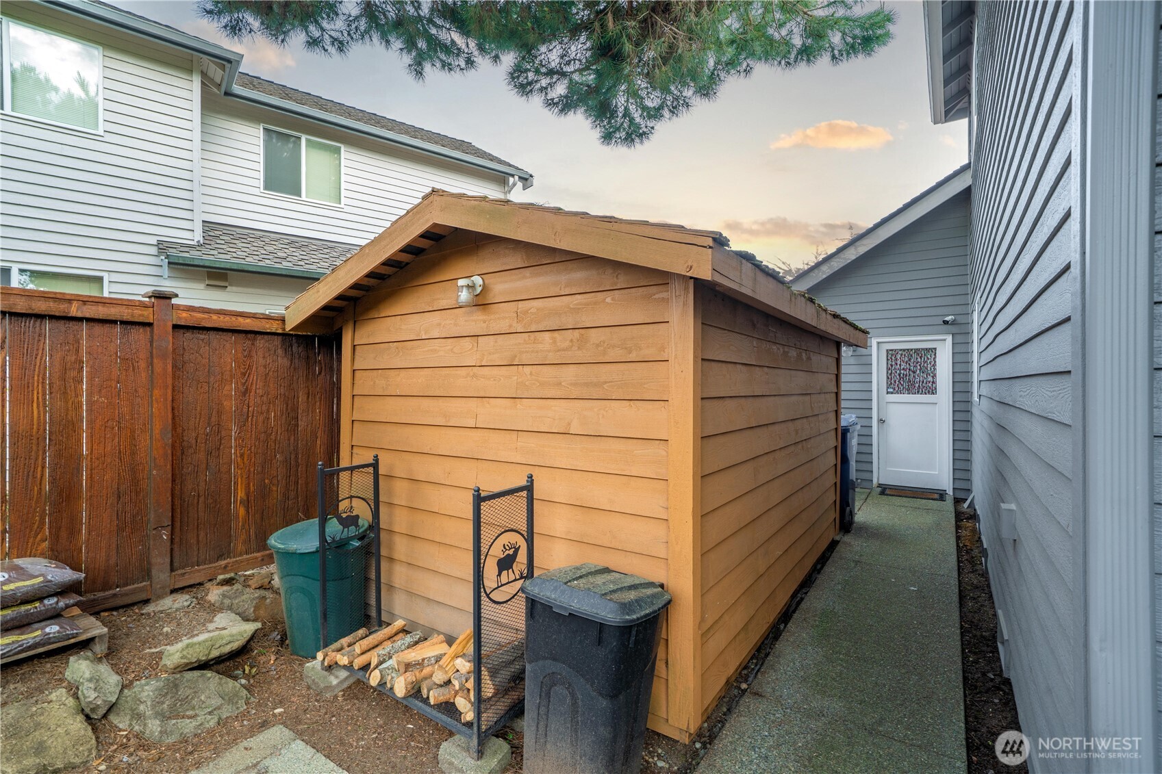 826 SW 347th Court , Federal Way, WA 98023