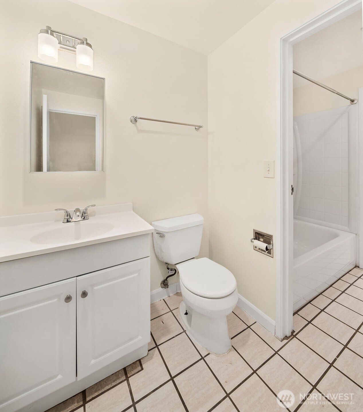 4501 Grandview Drive W #T-105, University Place, WA 98466