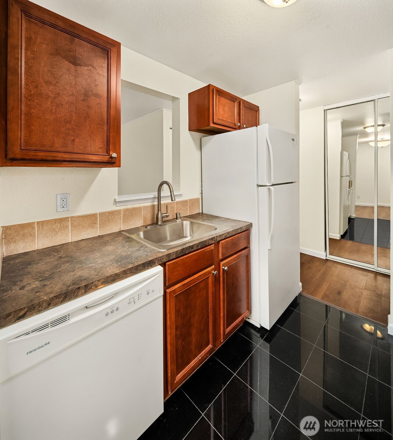 4501 Grandview Drive W #T-105, University Place, WA 98466
