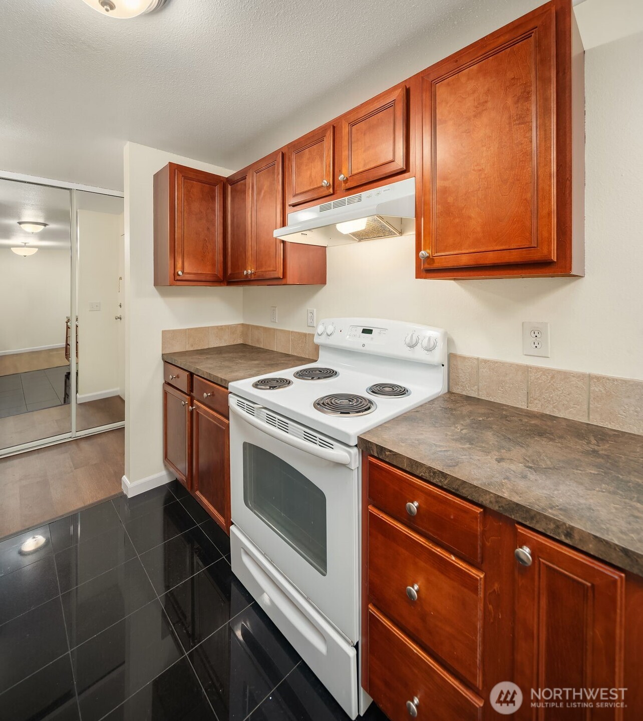 4501 Grandview Drive W #T-105, University Place, WA 98466