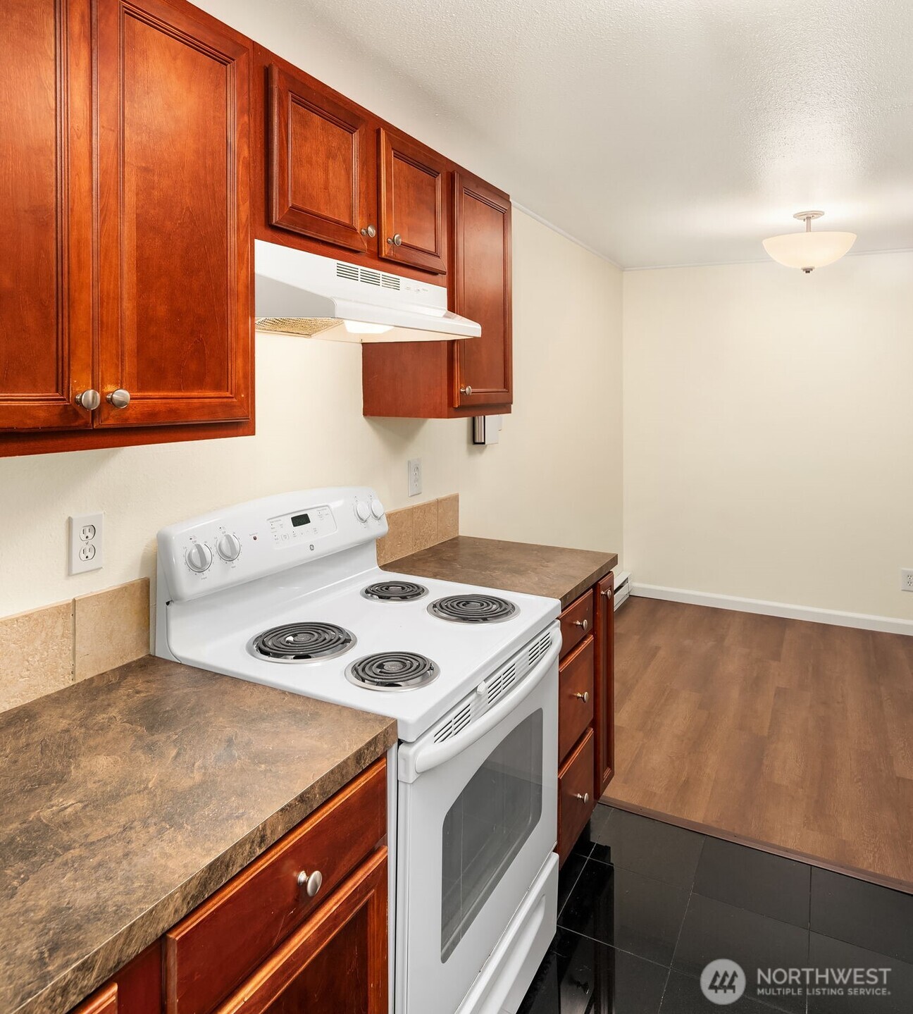 4501 Grandview Drive W #T-105, University Place, WA 98466