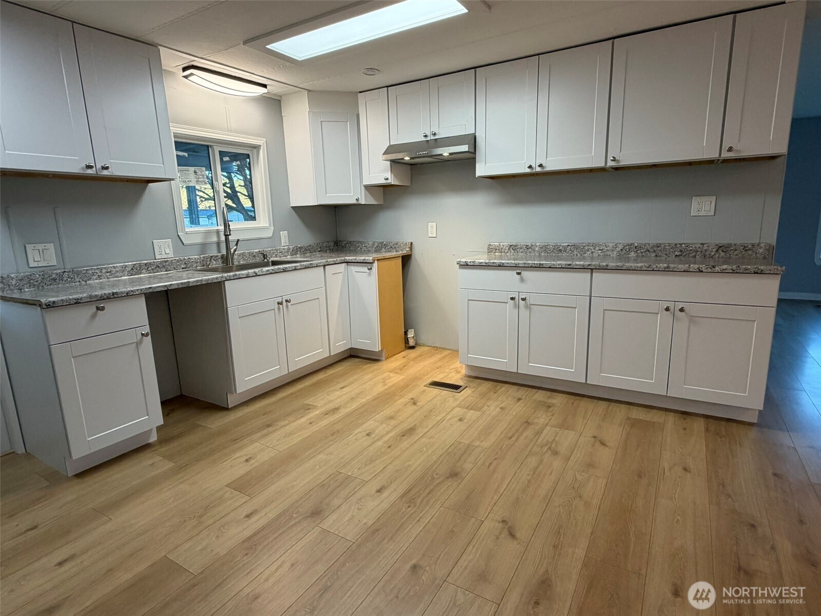 2000 Broadway Avenue #16, Hoquiam, WA 98550