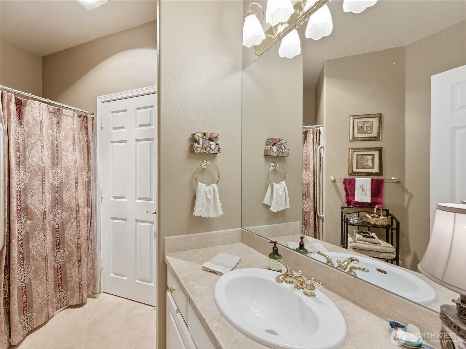 2070 Maiden Lane , Wenatchee, WA 98801
