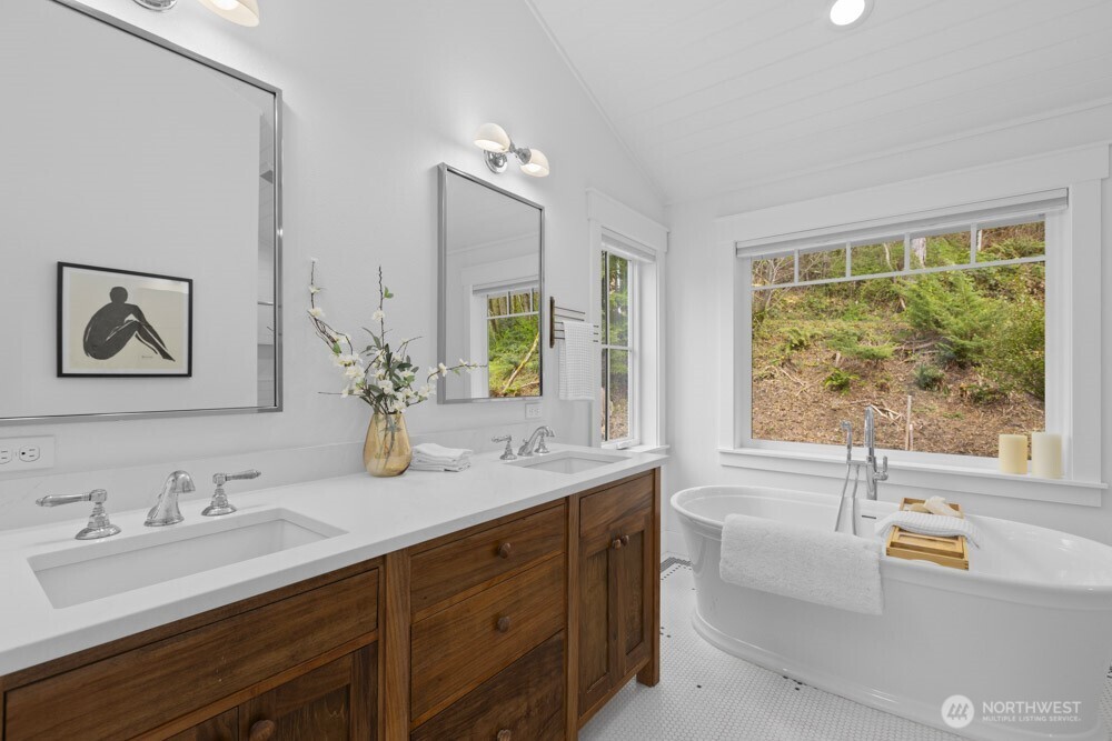 13310 Fettig Road E, Buckley, WA 98321