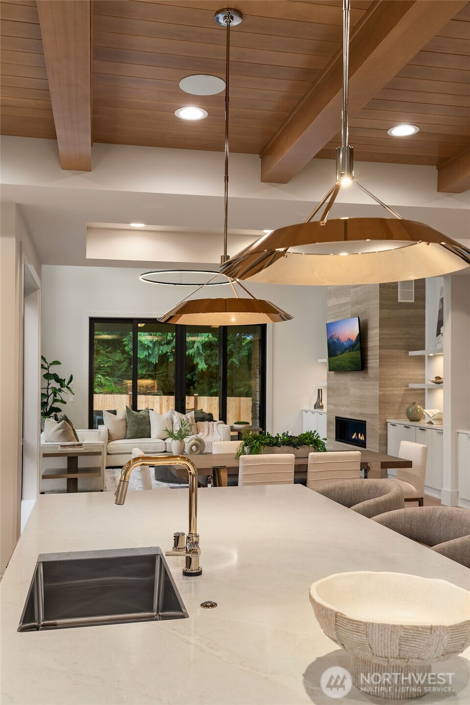 11005 NE 15th Street , Bellevue, WA 98004