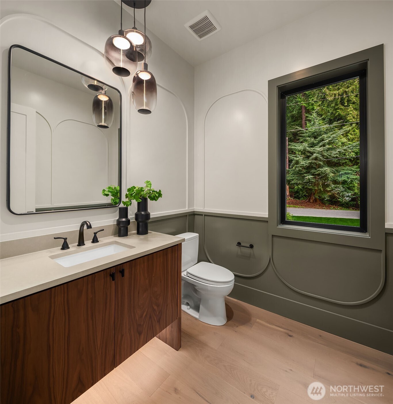 11005 NE 15th Street , Bellevue, WA 98004