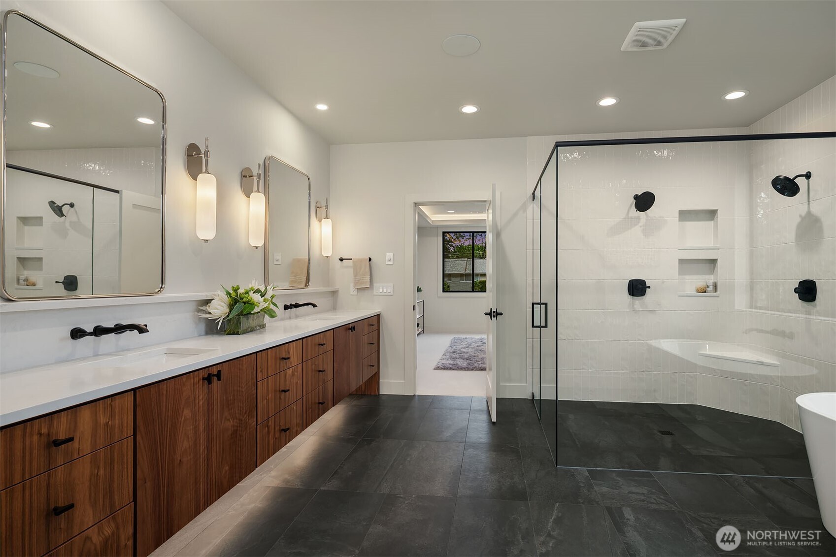 11005 NE 15th Street , Bellevue, WA 98004