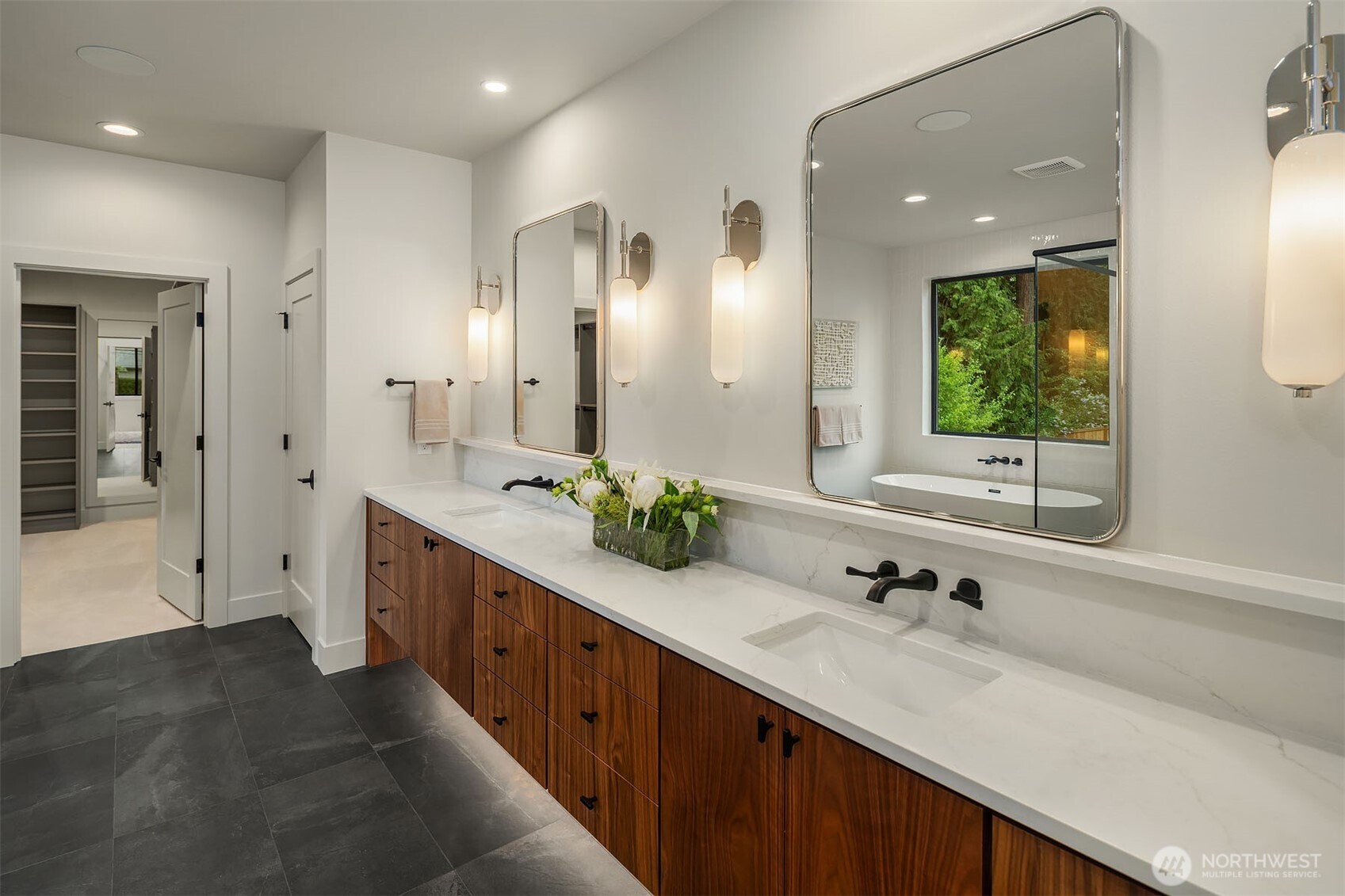 11005 NE 15th Street , Bellevue, WA 98004