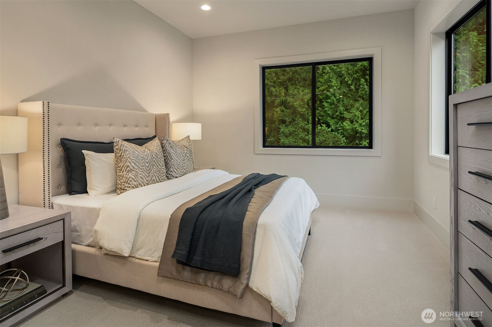 11005 NE 15th Street , Bellevue, WA 98004