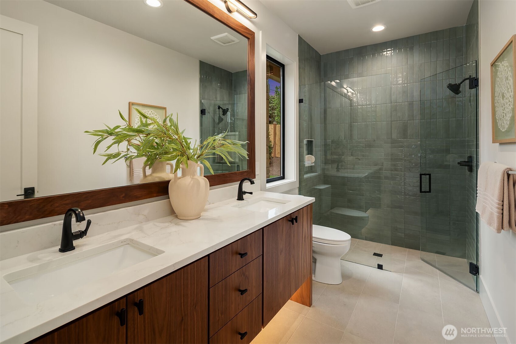11005 NE 15th Street , Bellevue, WA 98004
