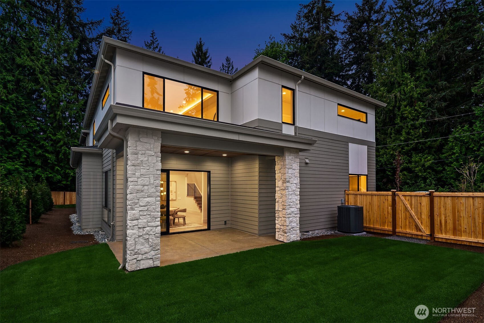 11005 NE 15th Street , Bellevue, WA 98004