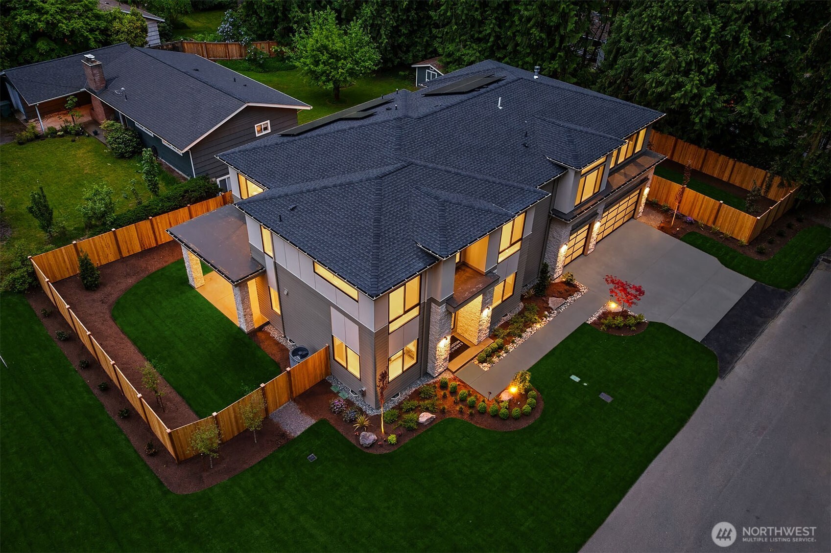11005 NE 15th Street , Bellevue, WA 98004