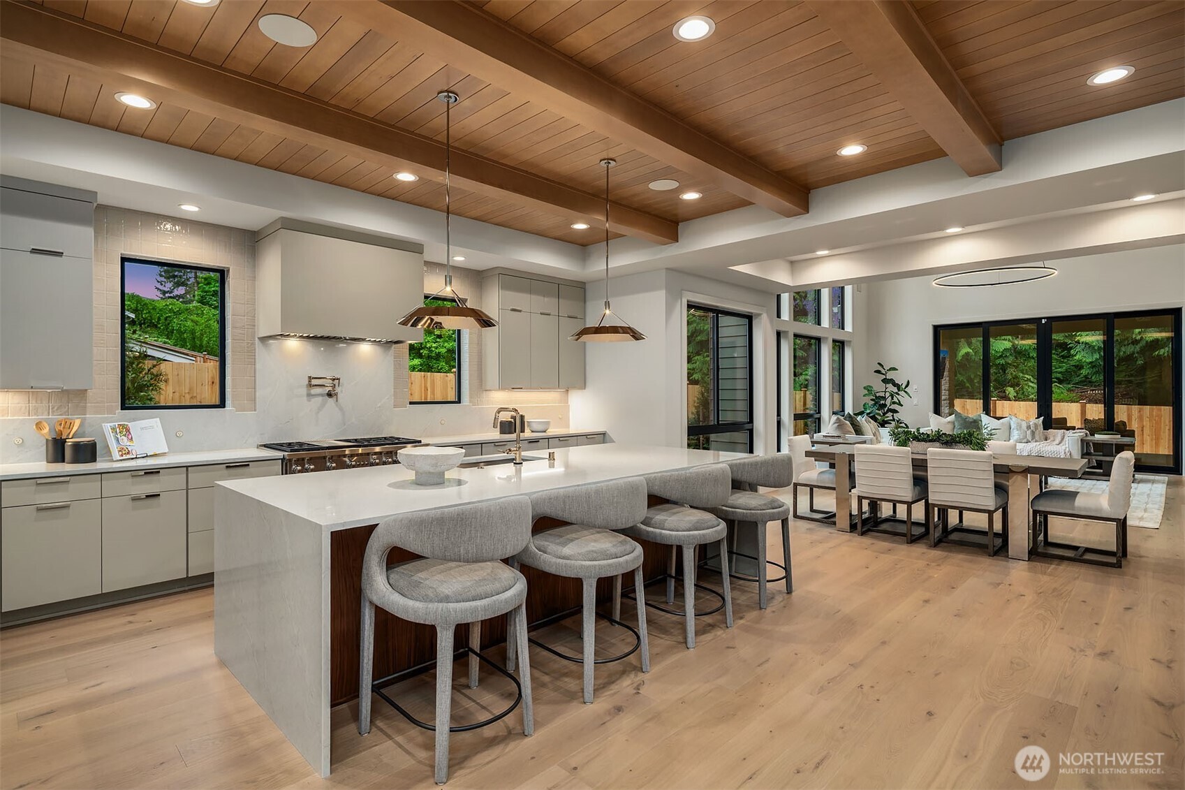 11005 NE 15th Street , Bellevue, WA 98004