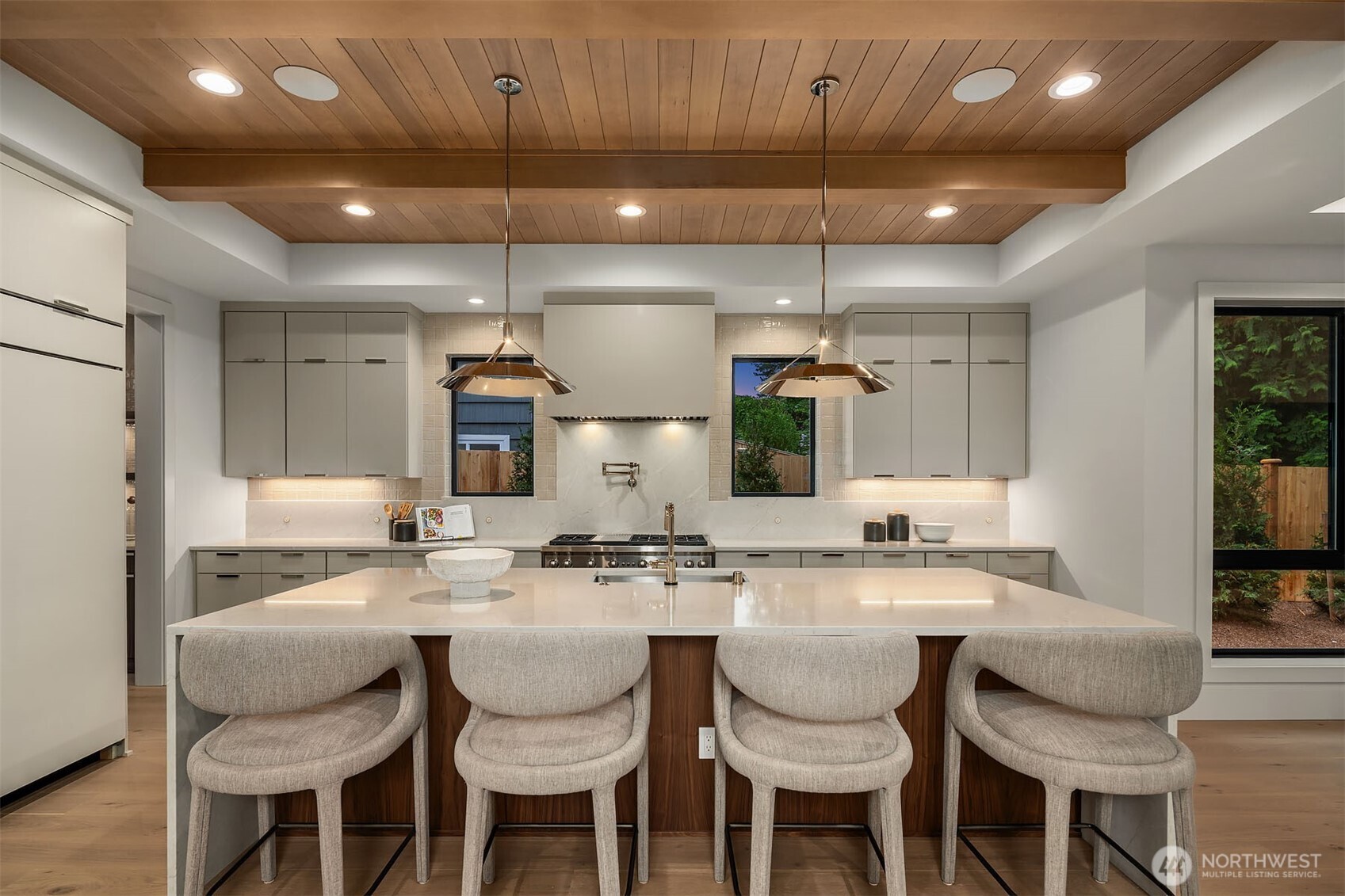 11005 NE 15th Street , Bellevue, WA 98004