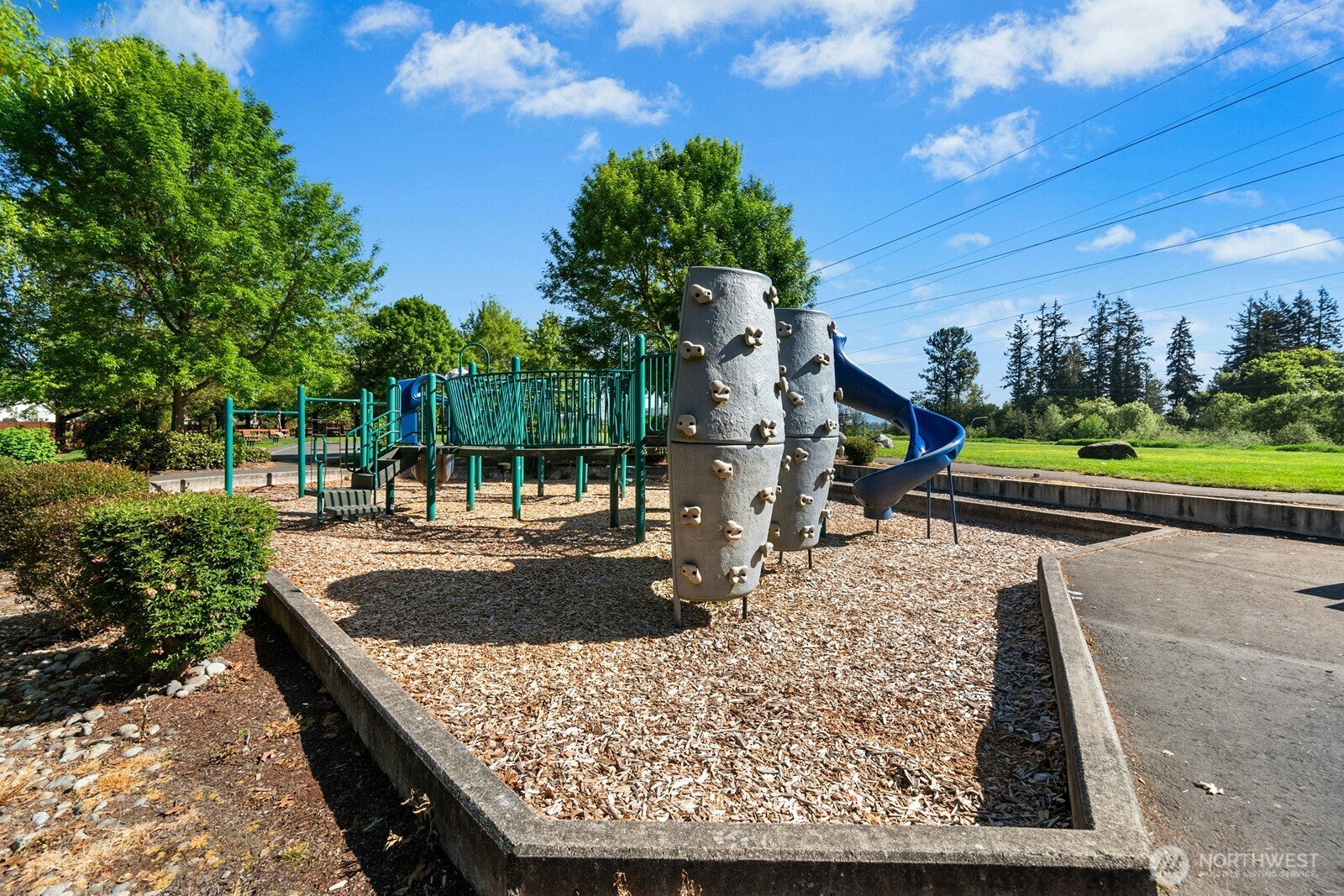 2407 88th Drive NE, Lake Stevens, WA 98258-6429
