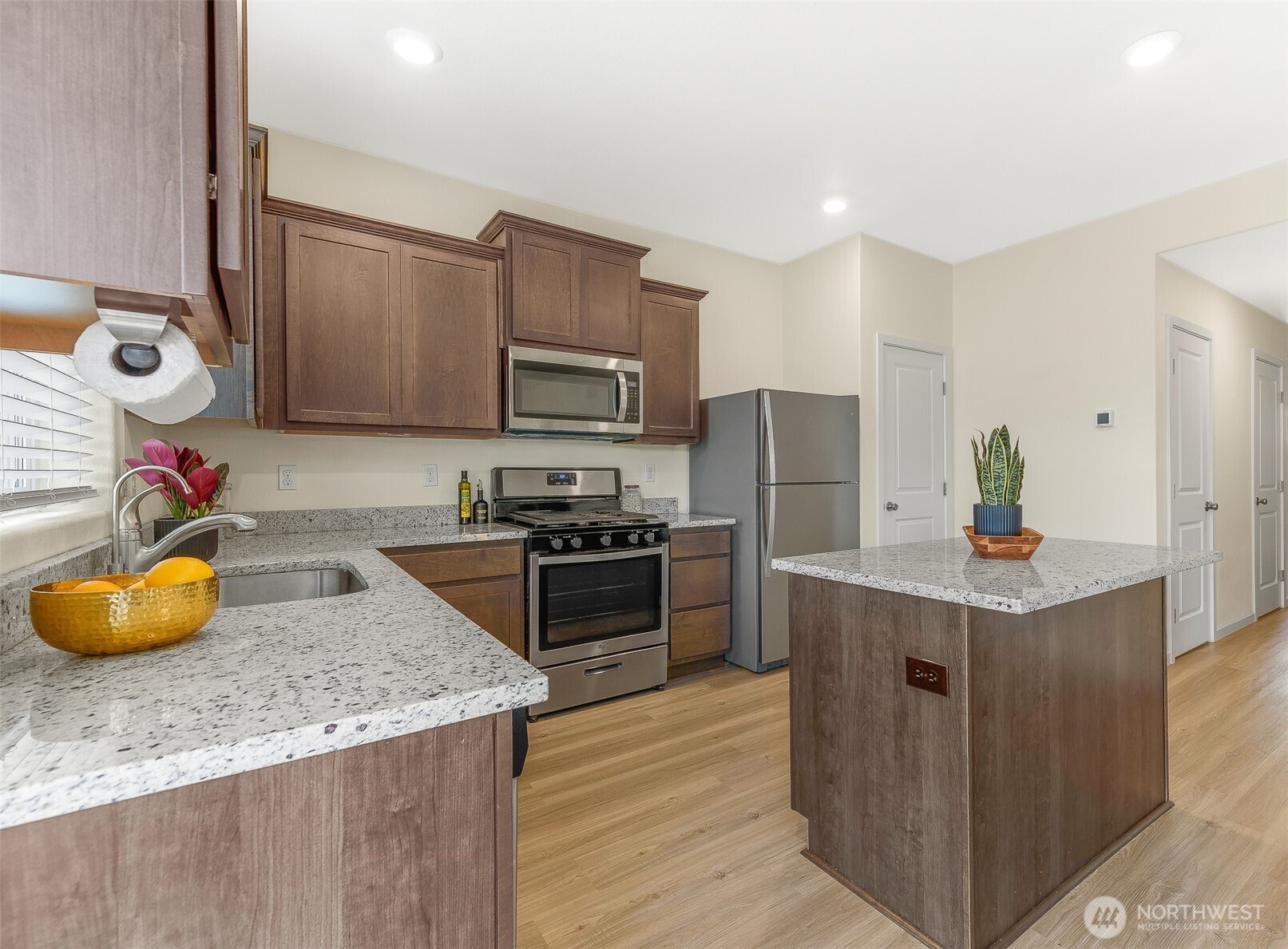 1228 W 16TH Avenue , La Center, WA 98629