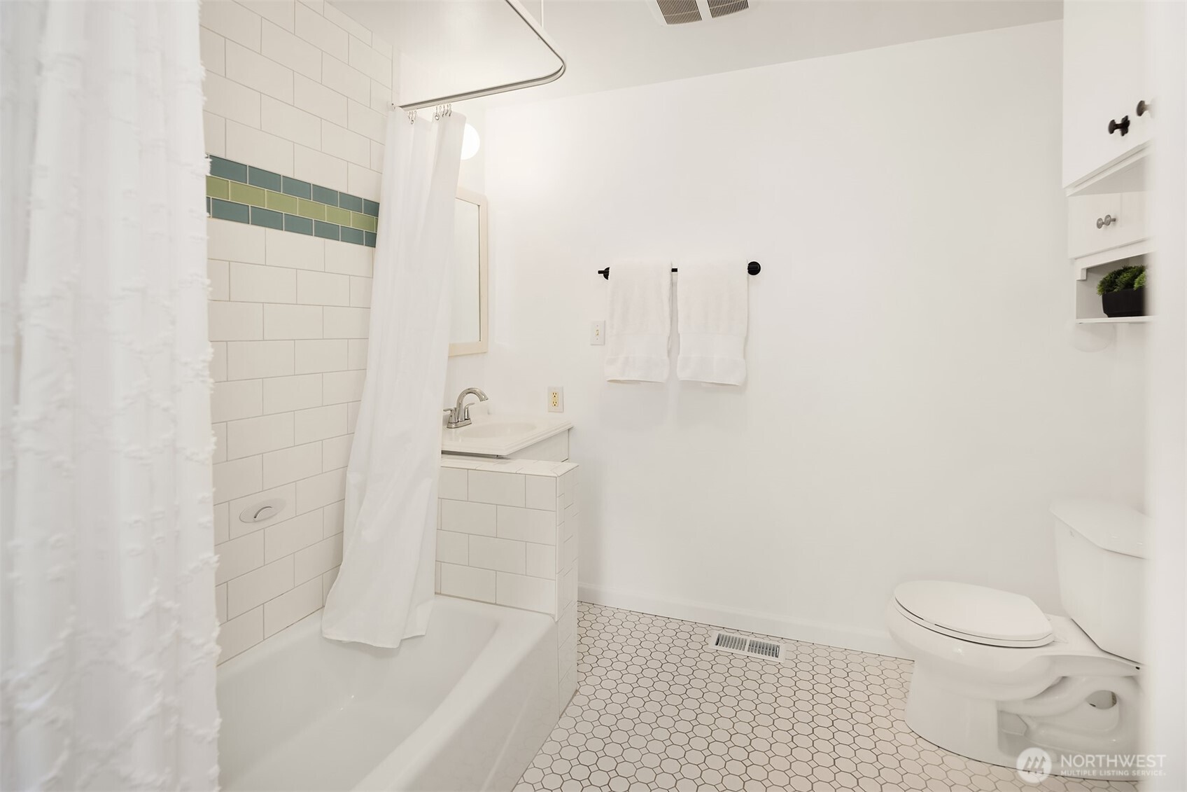24109 107th Place W, Edmonds, WA 98020