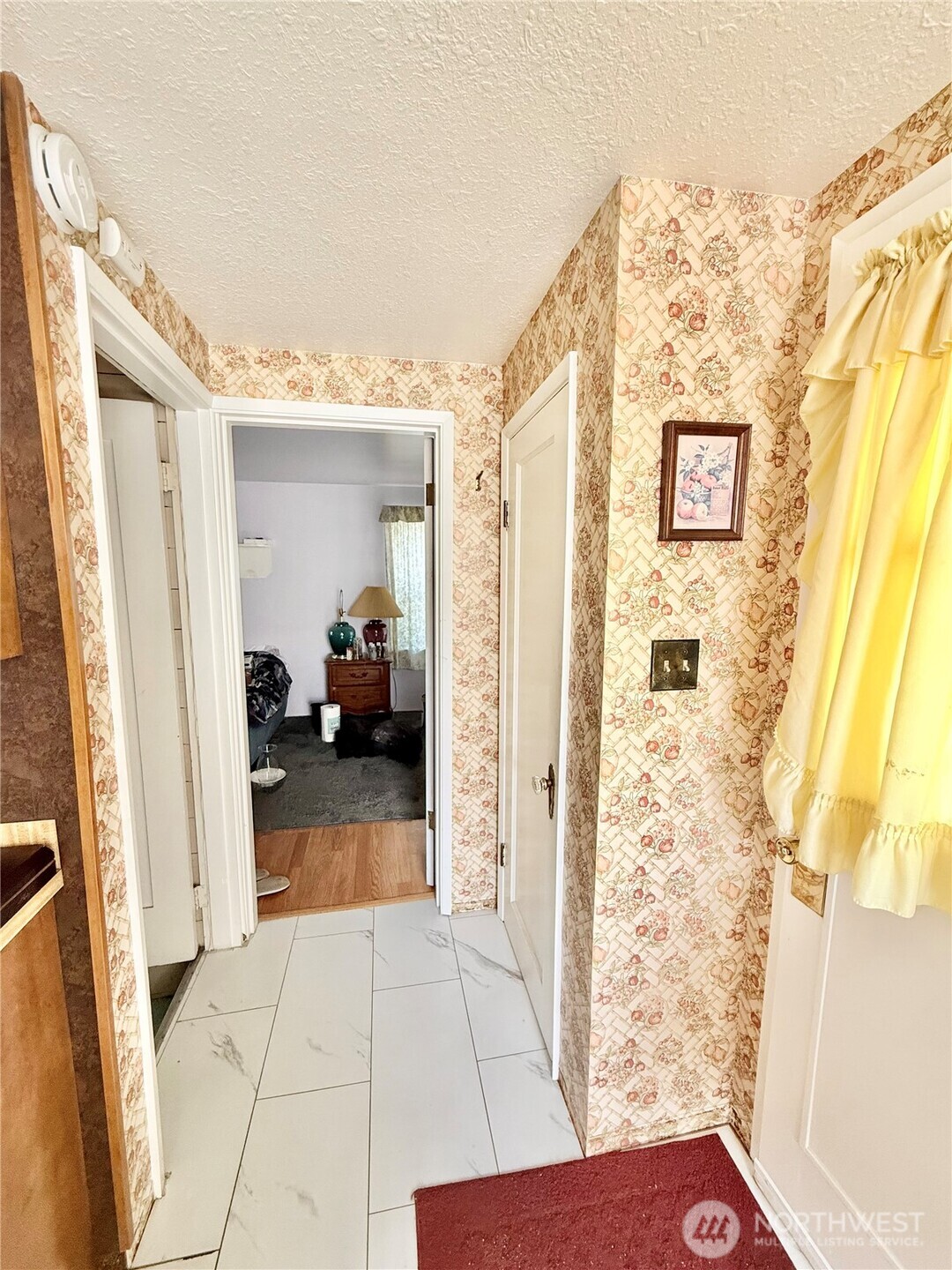 213 Bartlett Avenue E, Omak, WA 98841