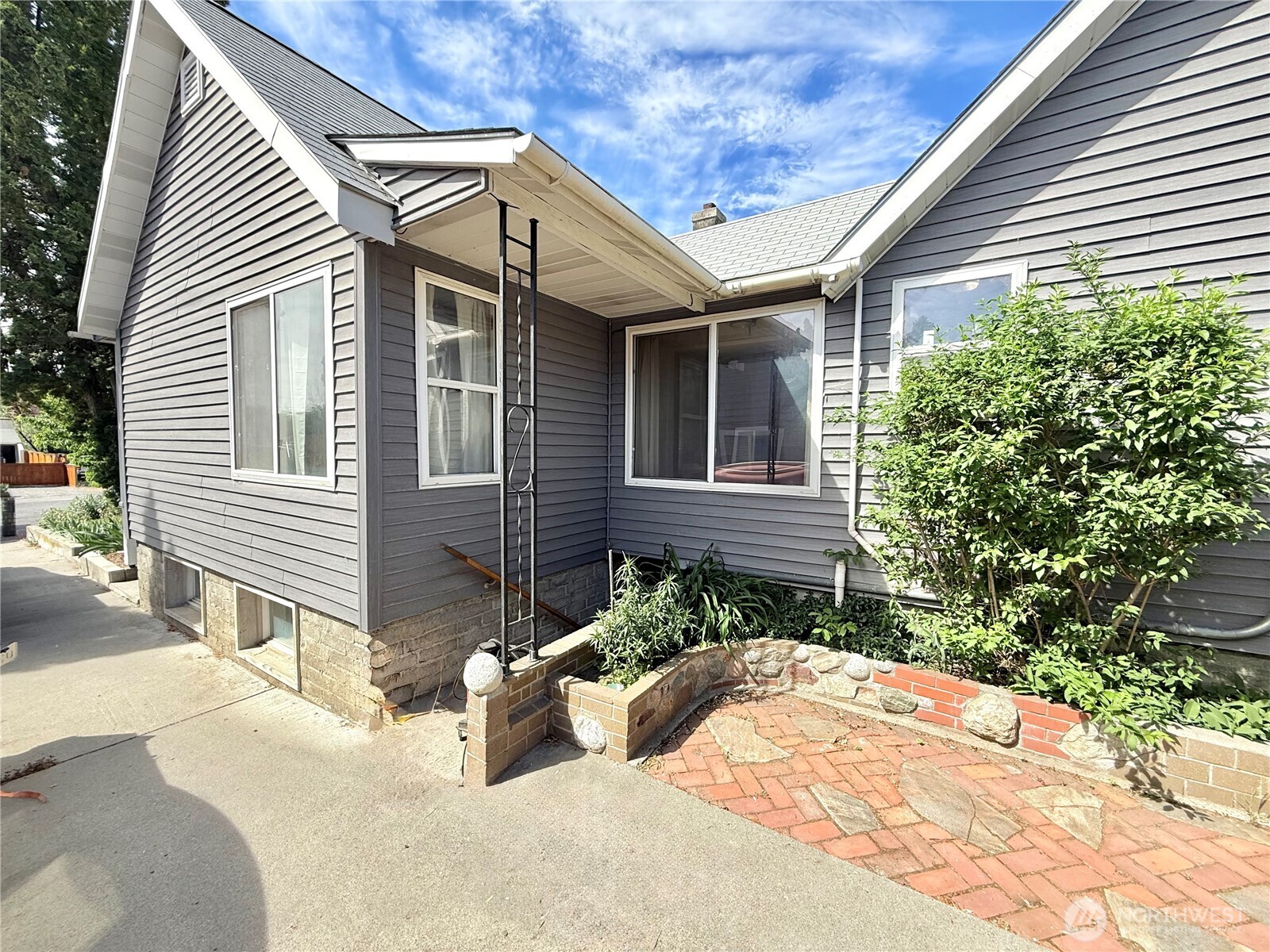 213 Bartlett Avenue E, Omak, WA 98841