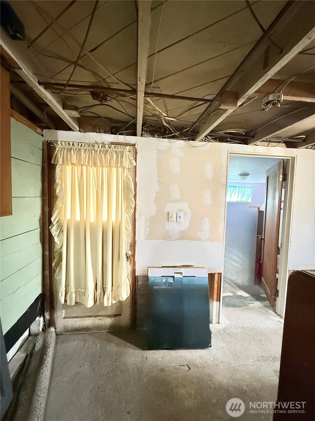 213 Bartlett Avenue E, Omak, WA 98841