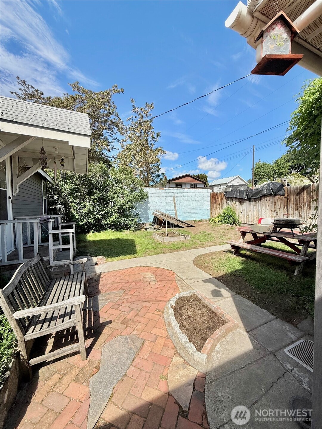 213 Bartlett Avenue E, Omak, WA 98841