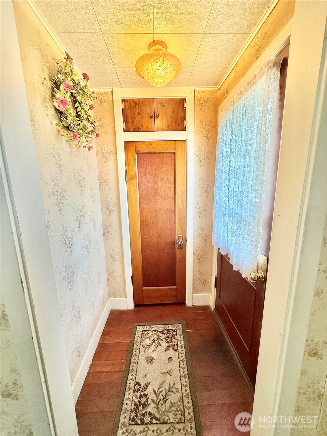 213 Bartlett Avenue E, Omak, WA 98841
