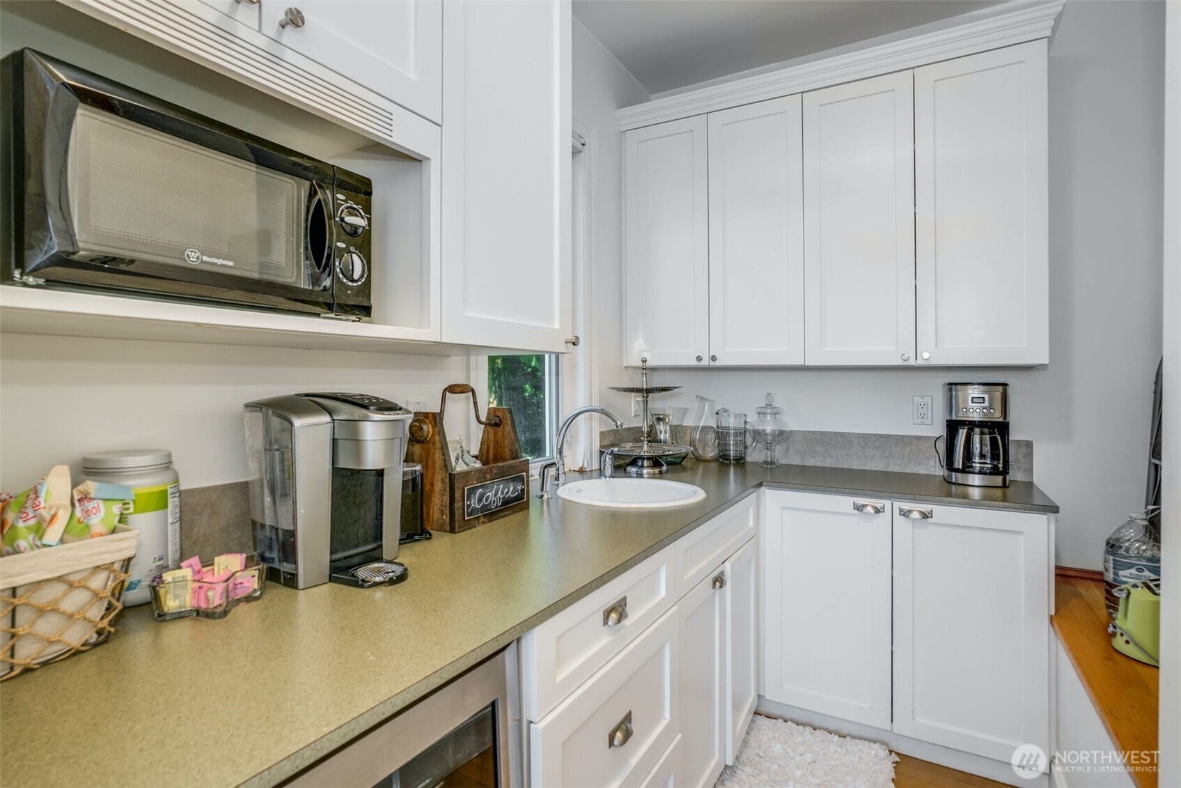 13130 Holmes Point Drive NE, Kirkland, WA 98034