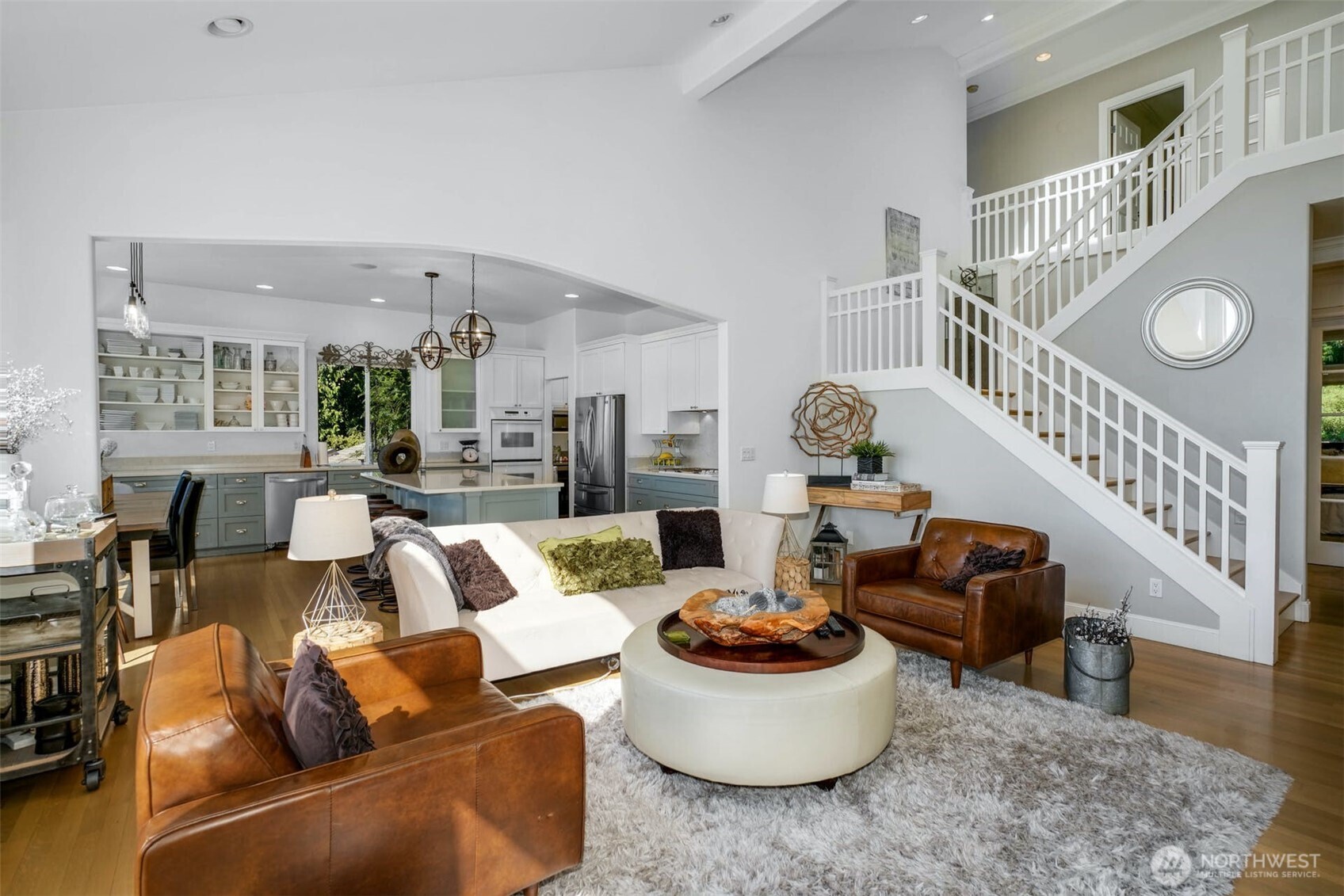 13130 Holmes Point Drive NE, Kirkland, WA 98034